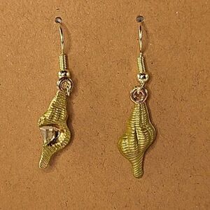 New Hand Crafted Pretty Seashell Hook Earrings 14K Gold Plated